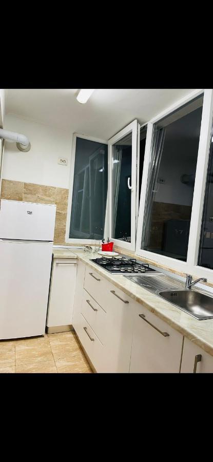 Studio Modern. Bucureşti Ngoại thất bức ảnh