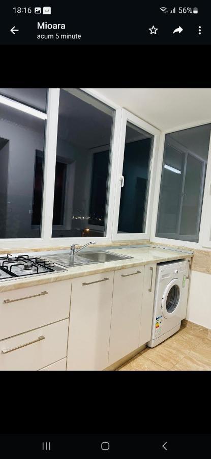 Studio Modern. Bucureşti Ngoại thất bức ảnh