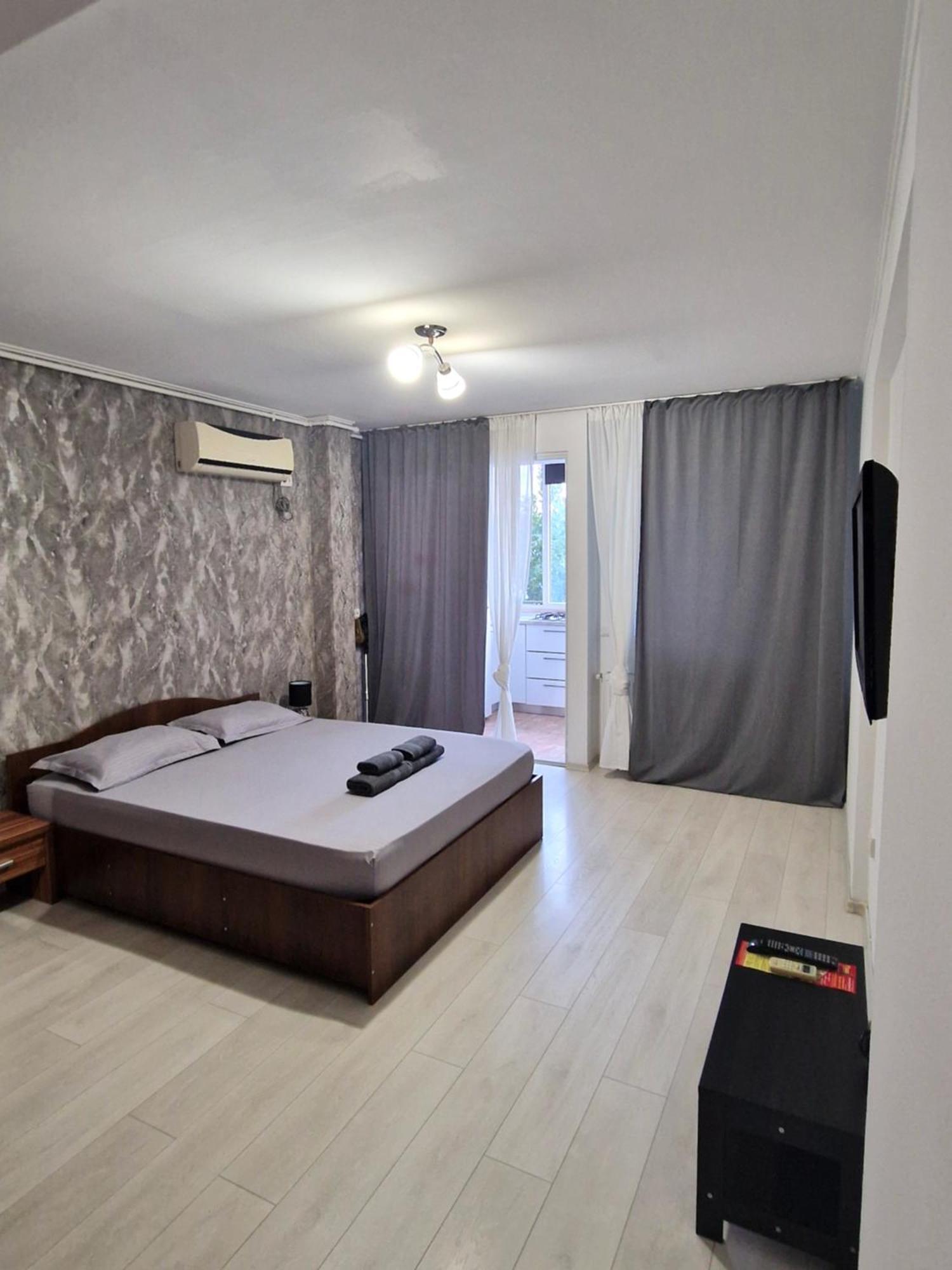 Studio Modern. Bucureşti Ngoại thất bức ảnh